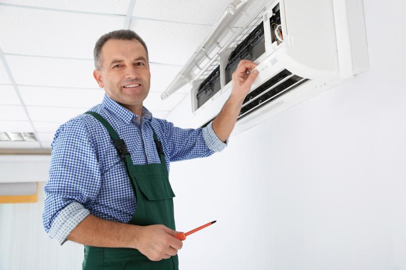 Common AC Problems and How to Fix Them in Dubai’s Heat