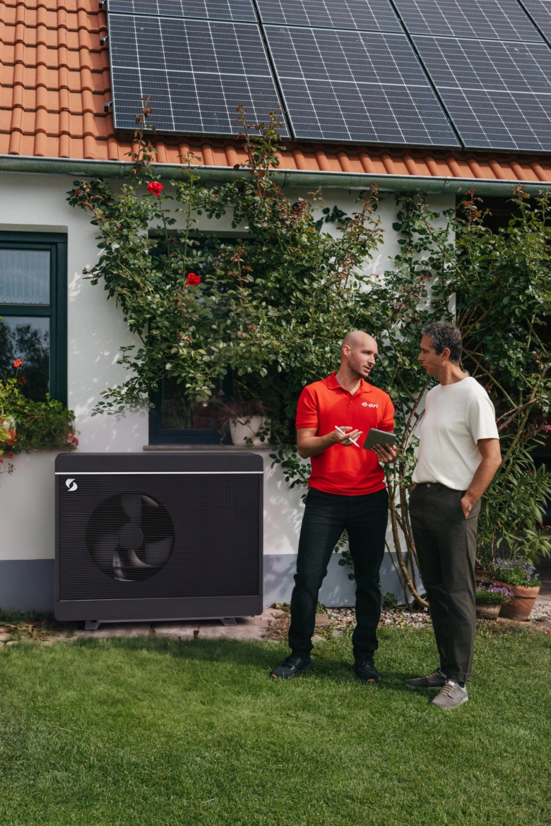 Instalace tepelného čerpadla s solárními panely pro domácnost