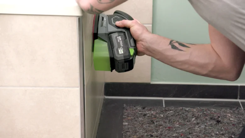 Grout removal tool