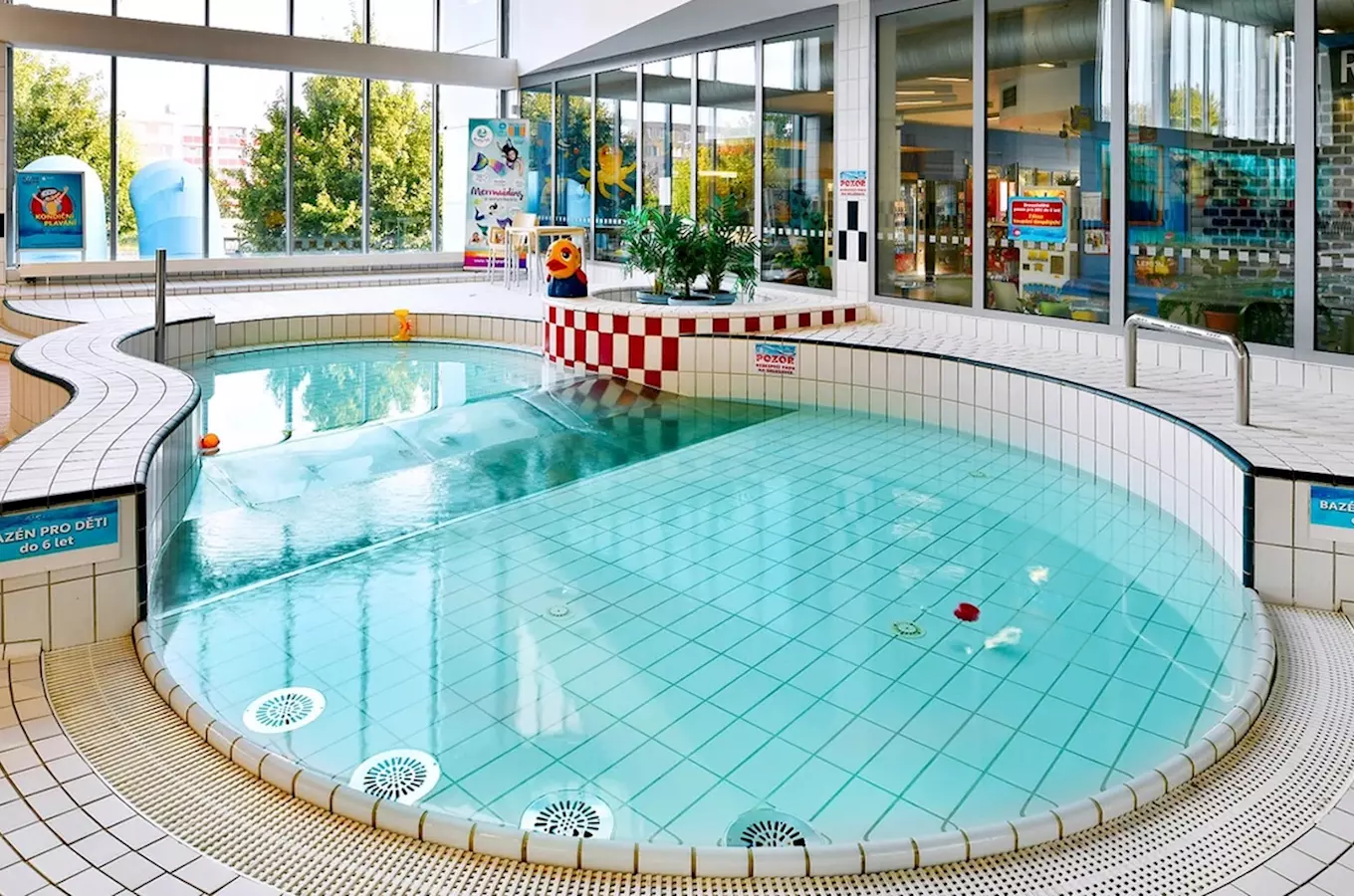 Indoor swimming pool for children